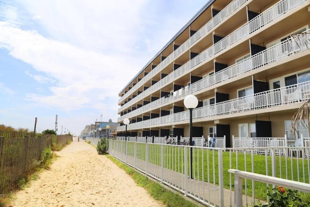 Dunes Suites Oceanfront Ocean City Exterior photo